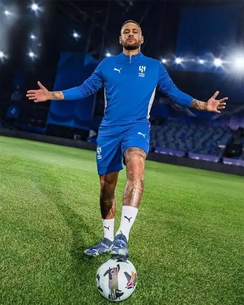 橫溢的足球 橫溢的足球